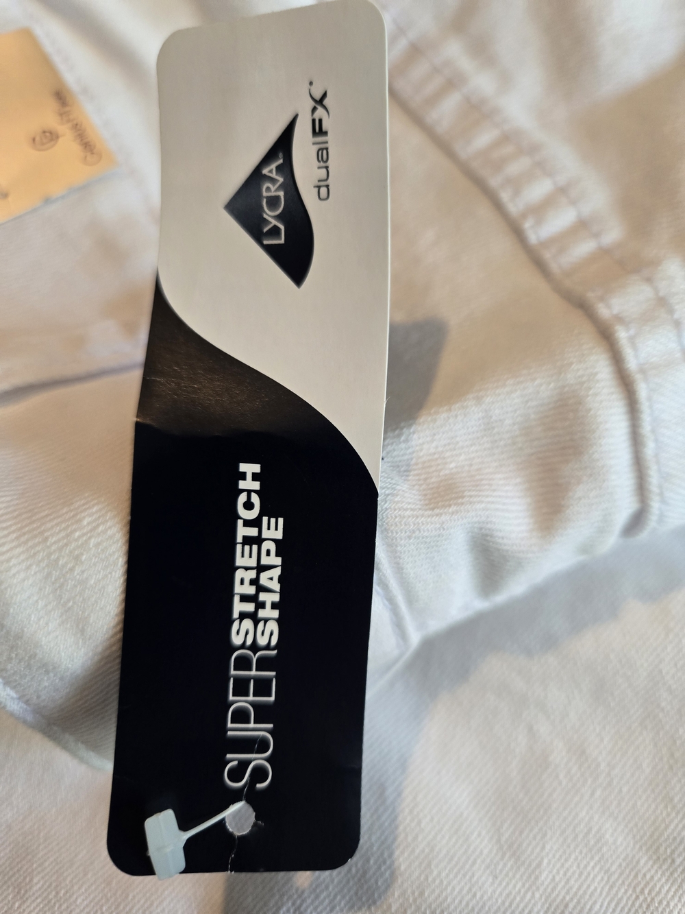 NWT Lane Bryant White Bermuda Shorts Sz 28 Genius Fit - Picture 10 of 11